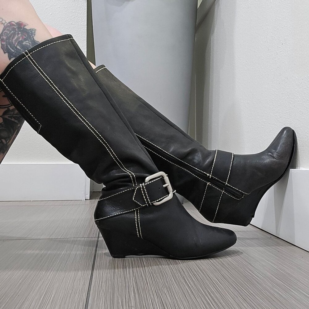 Fossil ✦ Black Leather Knee‑High Wedge Boots ✦ Buckle Strap Side Zip Size 7